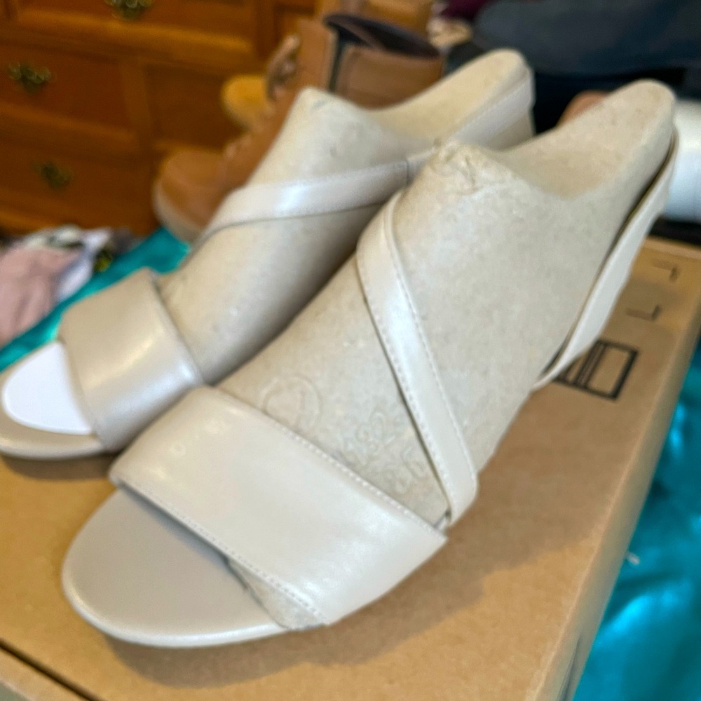 Life stride sandals size 7